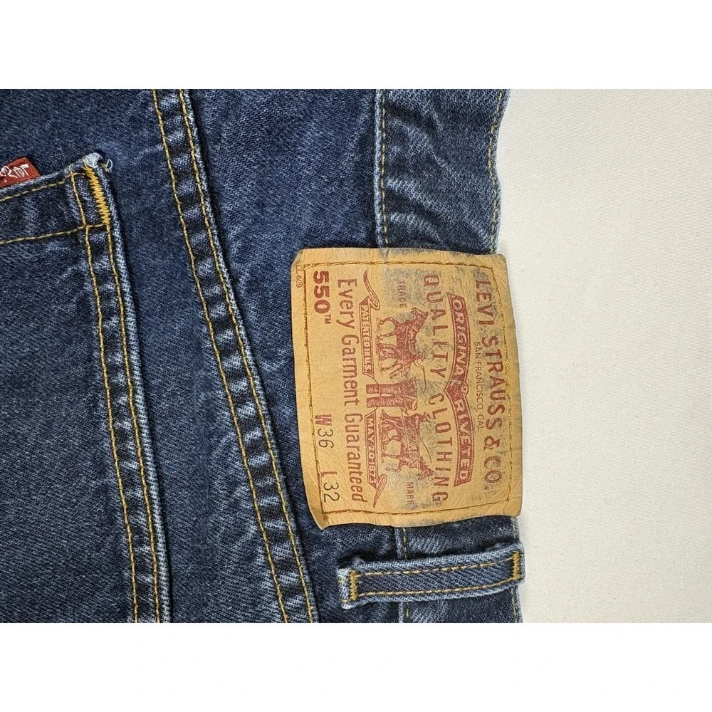 Vintage Levis 550 Jeans Mens 36x32 Medium Blue Relaxed Fit Tapered Leg Denim 90s
